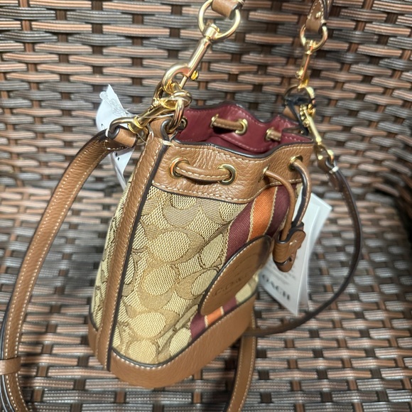 coach Mini Dempsey Bucket Bag In Signature Jacquard With Stripe And Coach c8322 - Picture 2 of 5